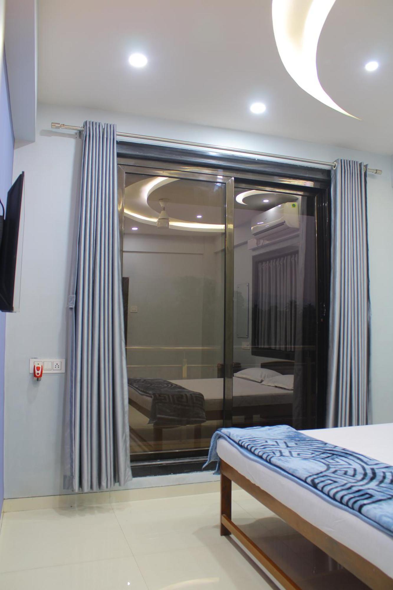 אליבג Sukhakarta Holiday Home מראה חיצוני תמונה
